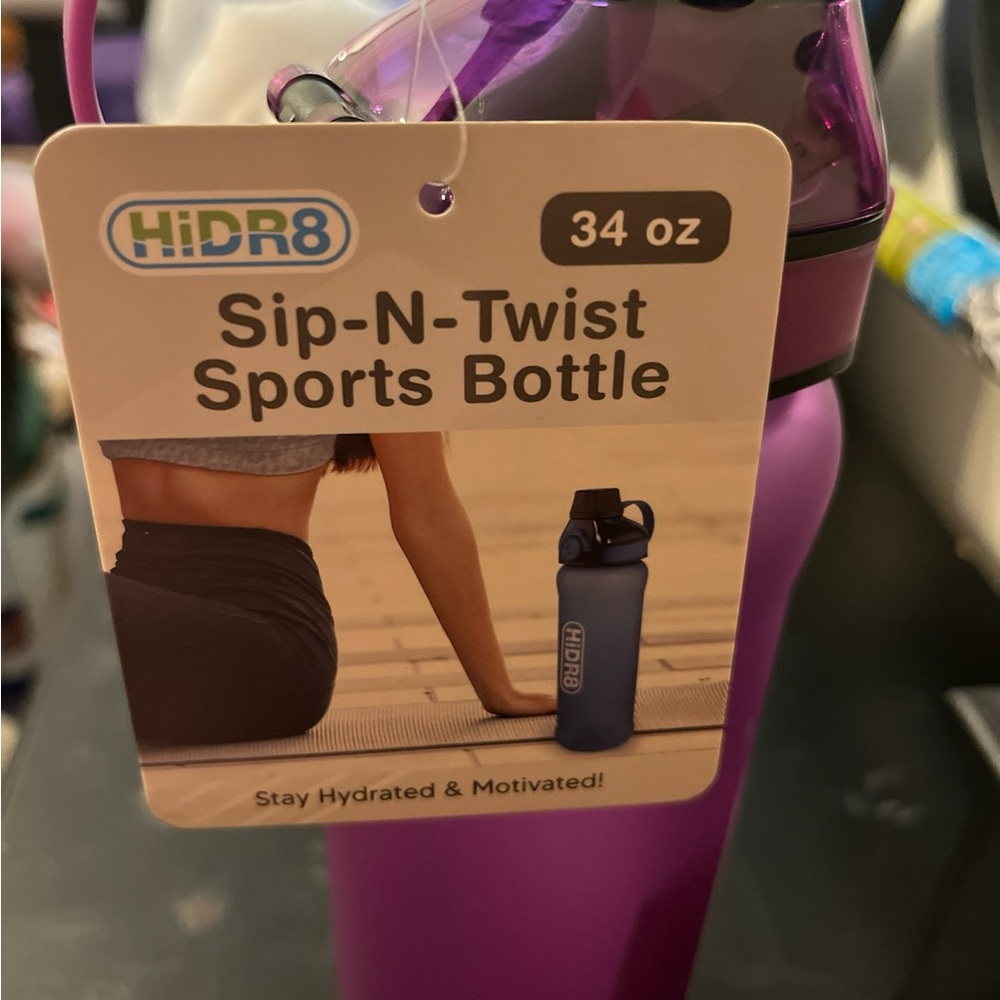 Hidr8 Purple Plastic Sip-N-Twist Sports Bottle 34 oz BNWT